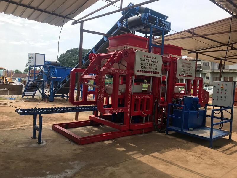 Concrete_Block_Machine_In_Gabon.jpg