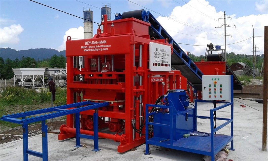 semi-automatic_concrete_block_machine_PRS-400_side_view.jpg